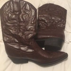 Brown cowgirl boots